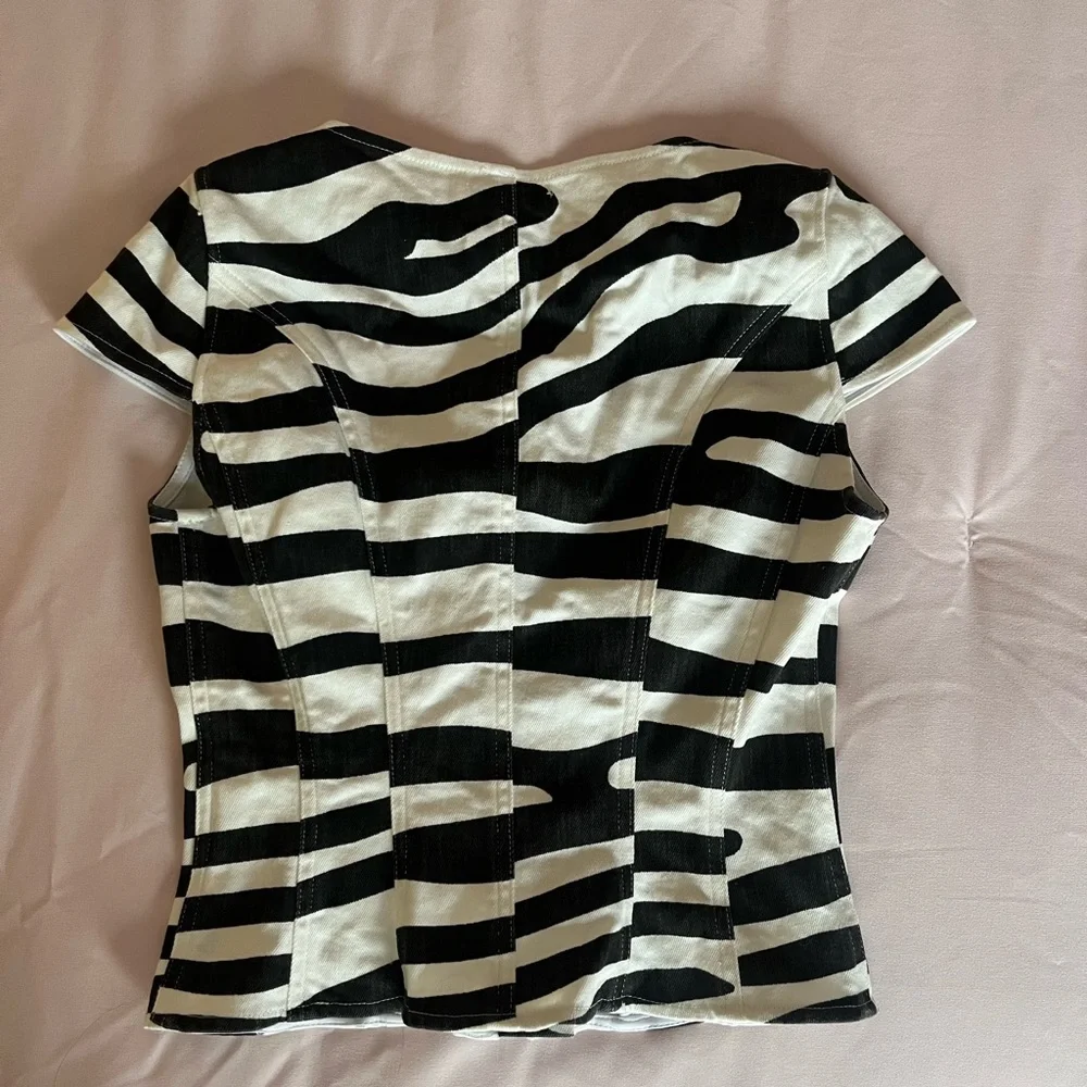 Miaou Black and White Patterned Top - Picture 5 of 7